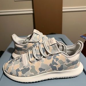 Adidas Mens Tubular sneakers